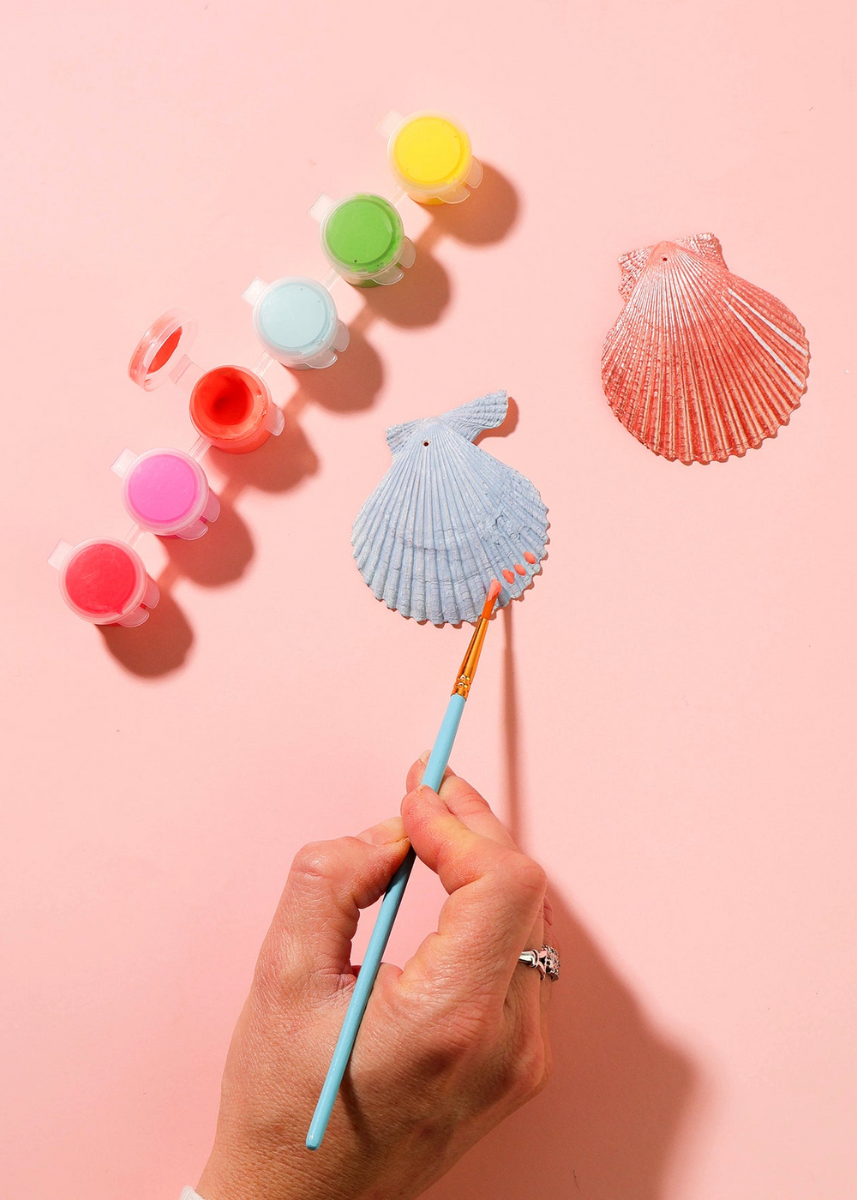 MAKE YOUR OWN SHELL WALL HANGING