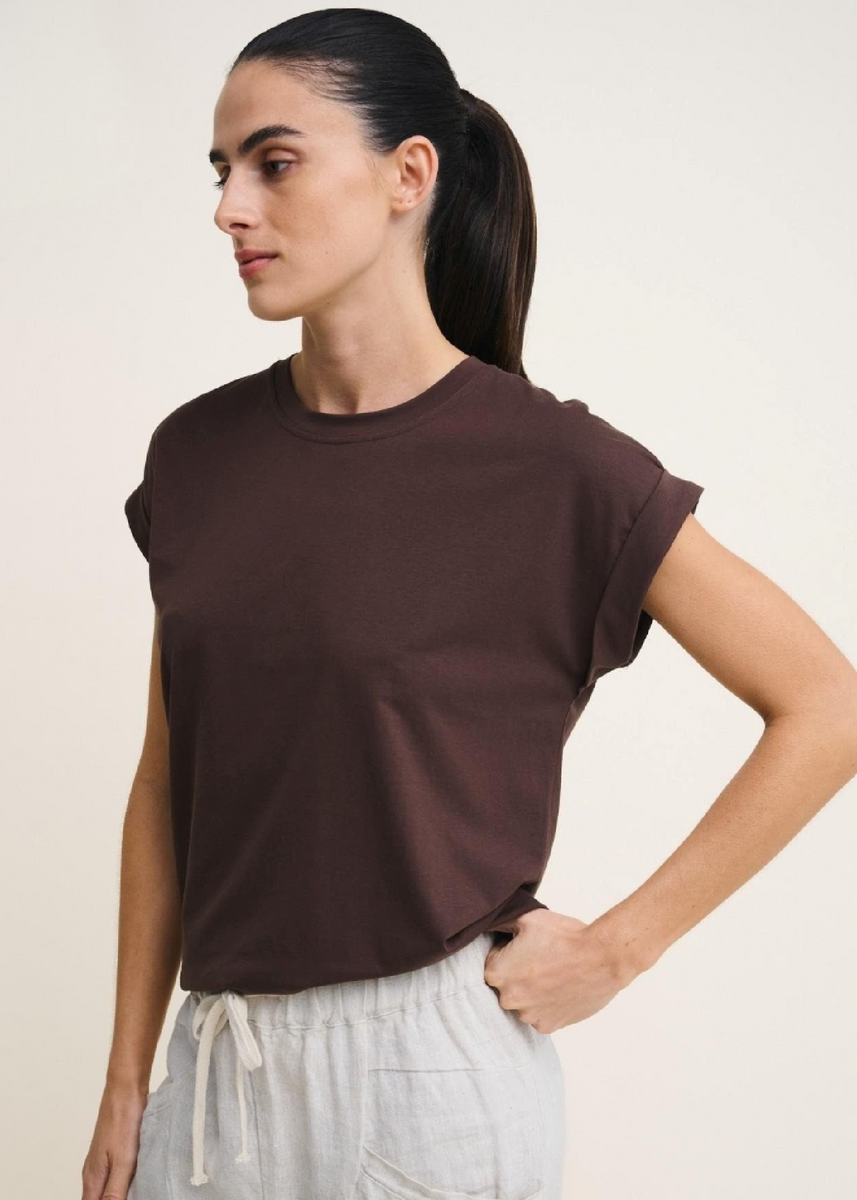 RHODES TEE - CHOCOLATE