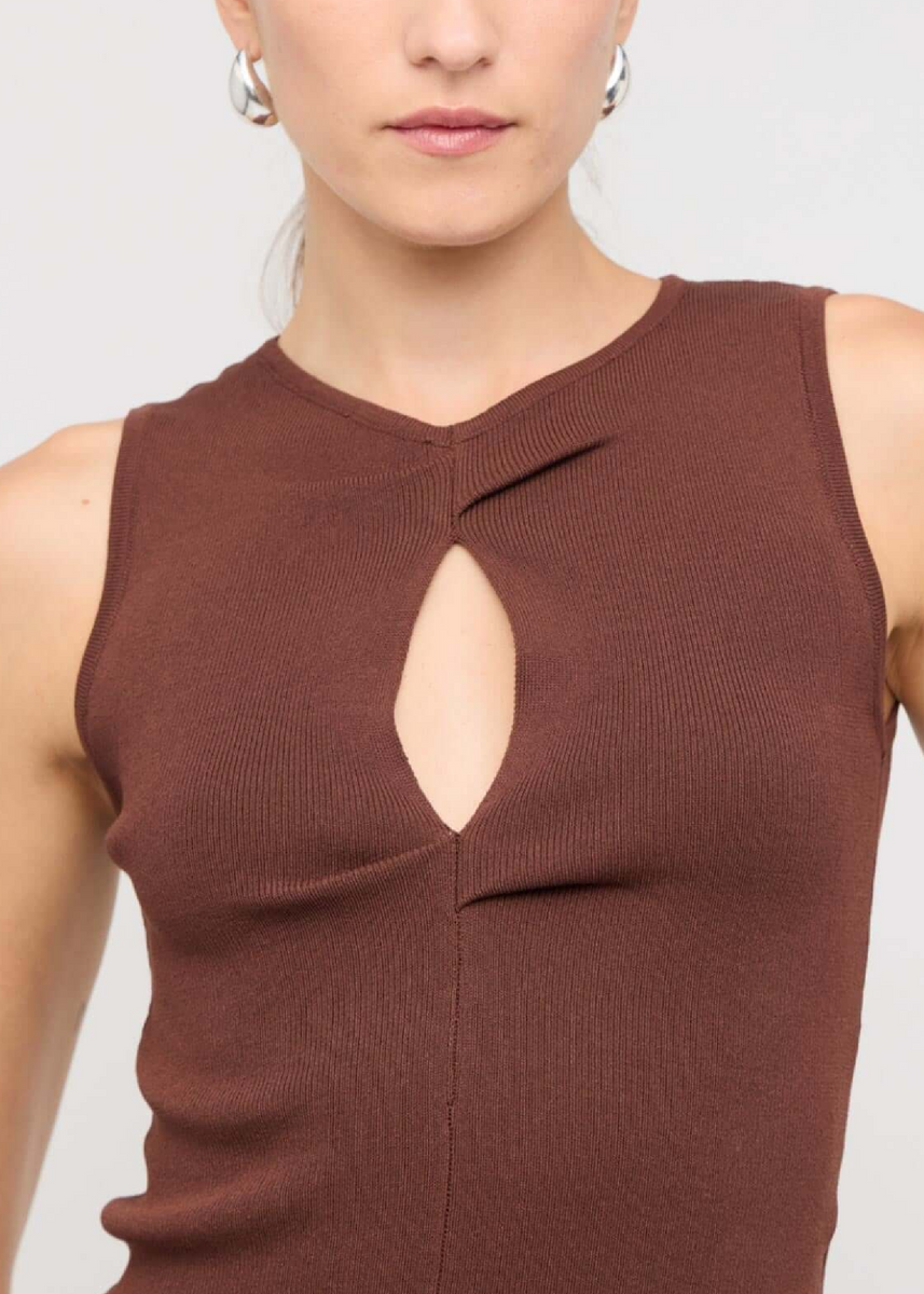 ARDEN CUTOUT KNIT TOP - CHOCLATE