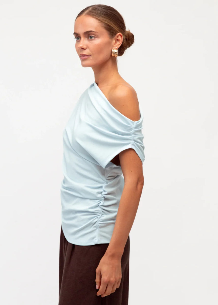 BETTINA OFF SHOULDER TEE