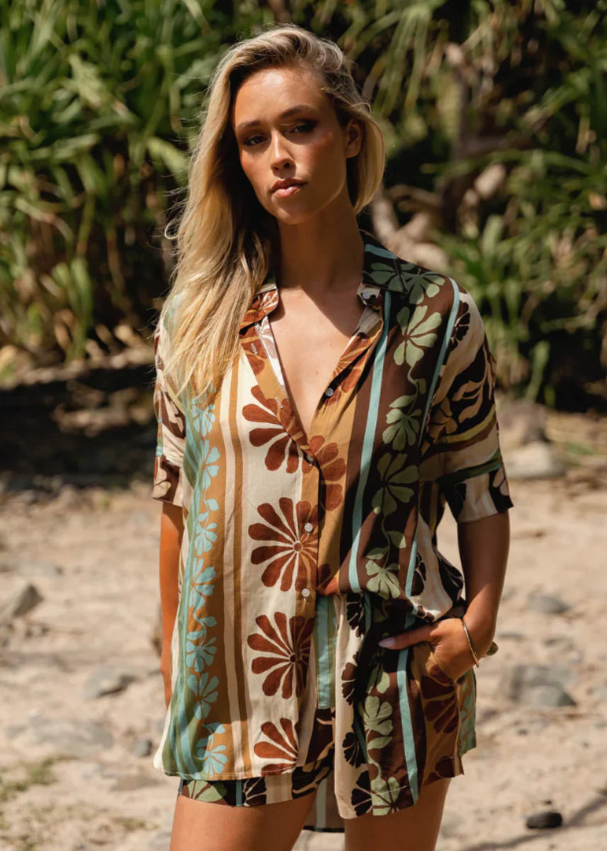 FLORA SHORTS - CACAO MIST PRINT