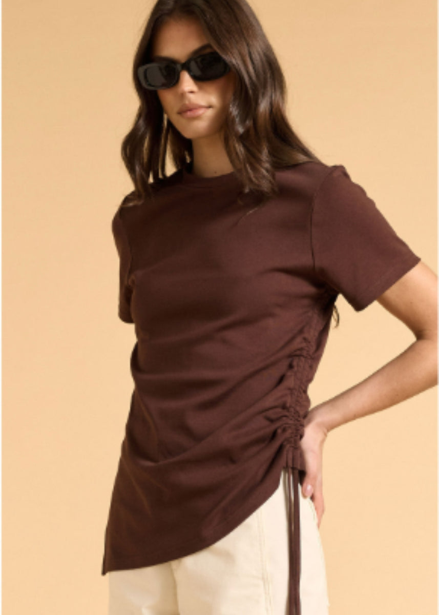 MIA ROUCHED SIDE TEE