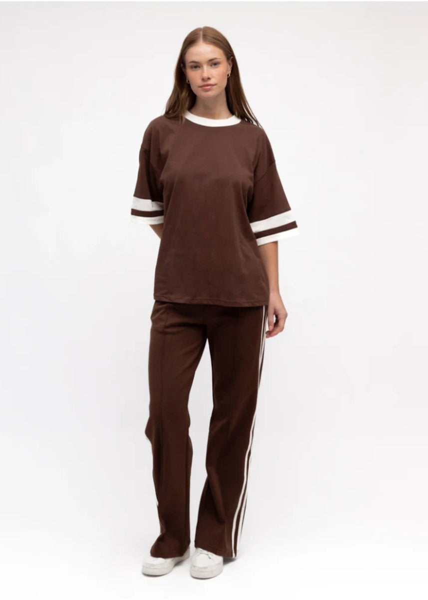 BERKLEY CONTRAST TEE - CHOCOLATE