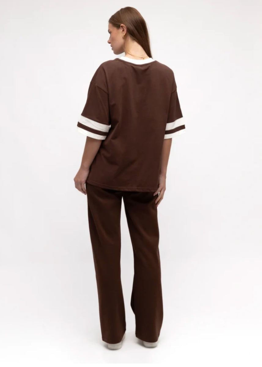 BERKLEY CONTRAST TEE - CHOCOLATE