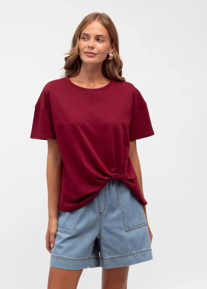 ELAINE EASY TUCK TEE - WINE