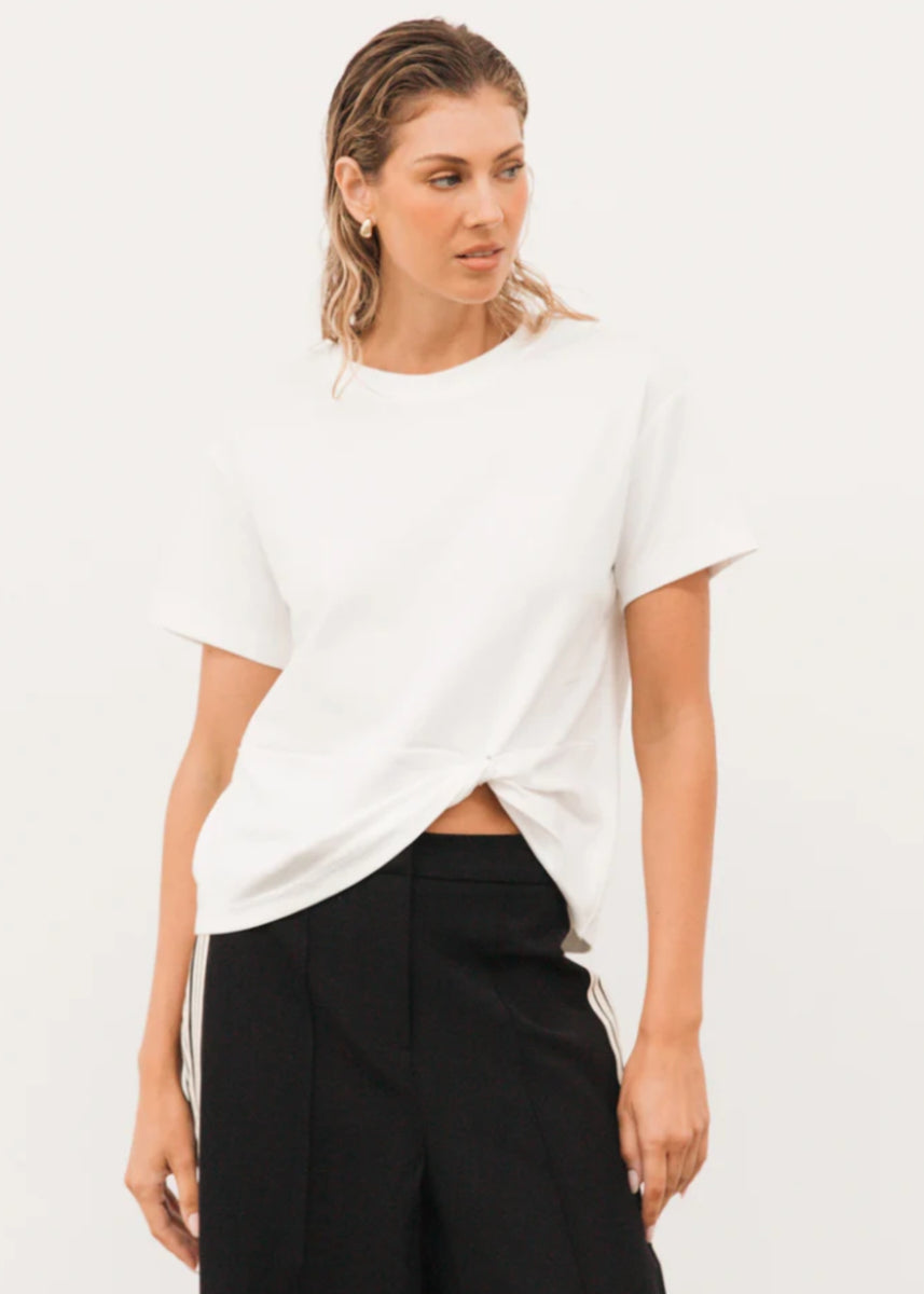 AMY TWISTED BASIC TEE - WHITE