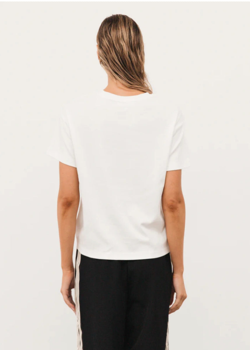 AMY TWISTED BASIC TEE - WHITE
