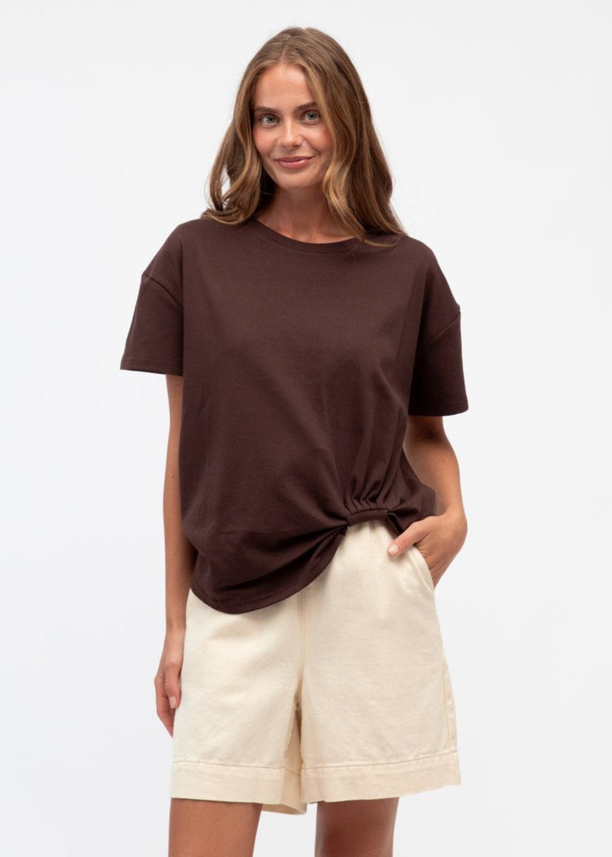 ELAINE EASY TUCK TEE - CHOCOLATE